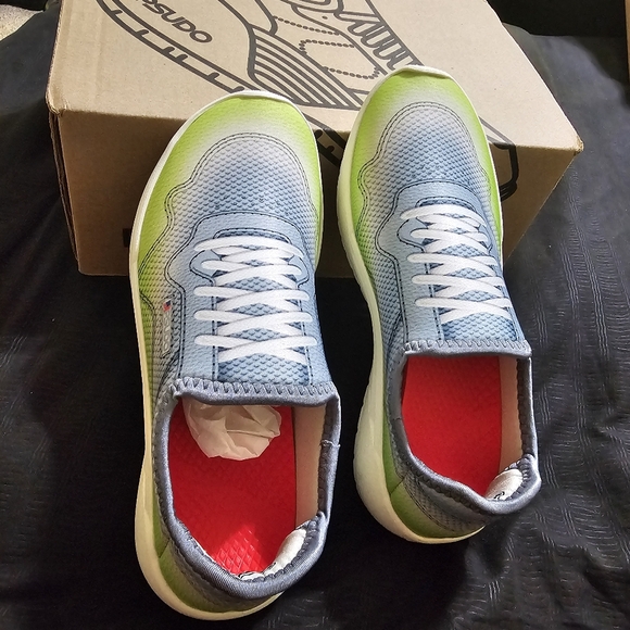 Psudo Reflex Knit Upper Sneakers Size 7 NWT - Picture 5 of 9